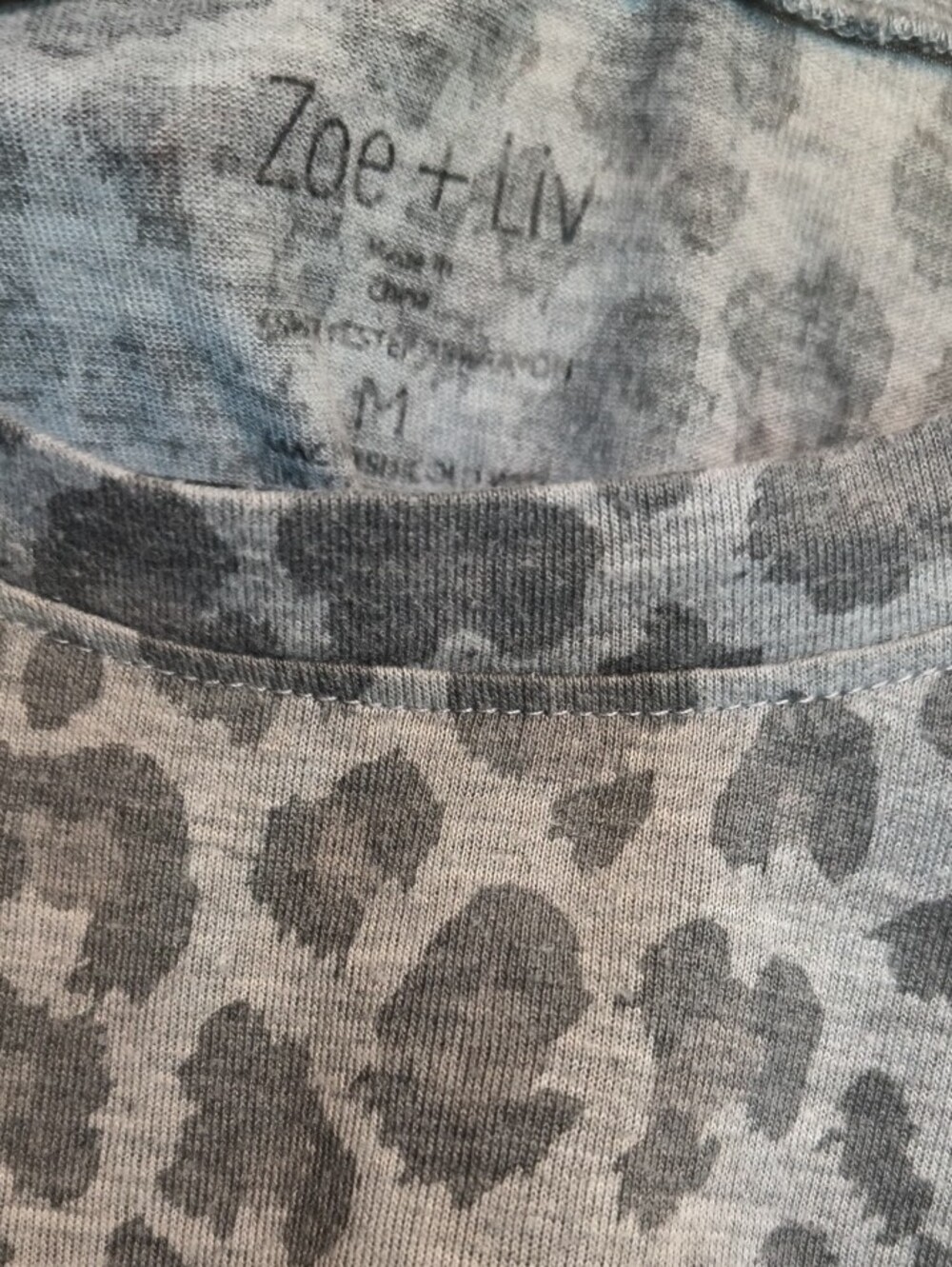 Gray Leopard Print Short Sleeve Women's Top - Picture 3 of 3